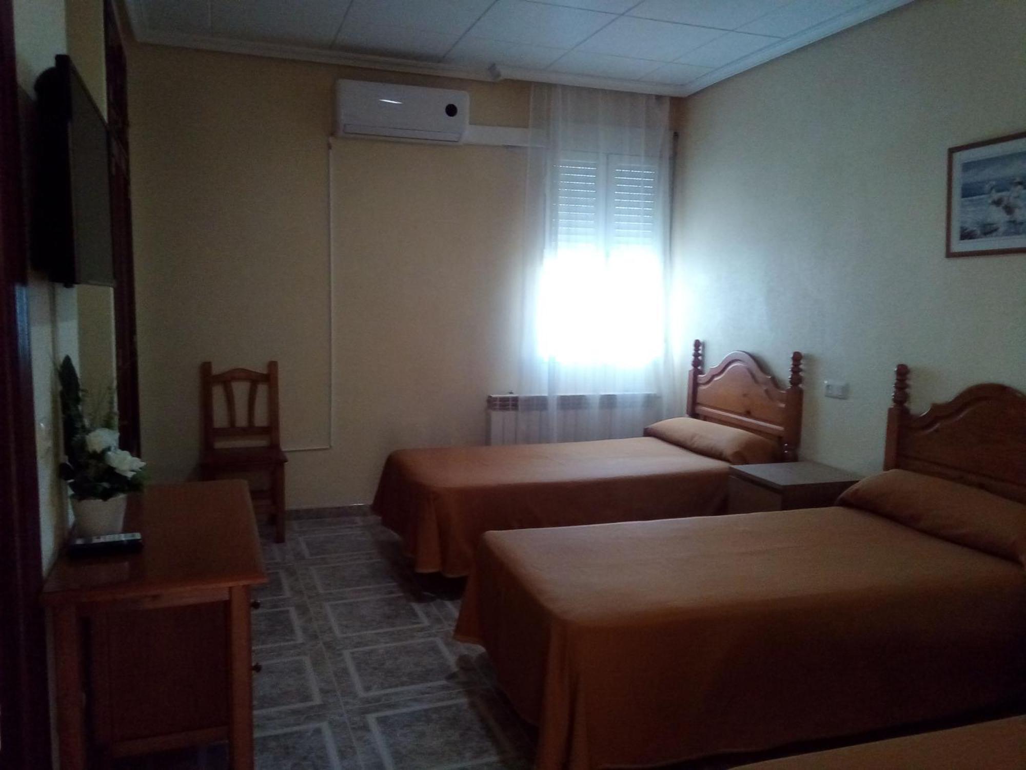 Hostal Avila Ocaña Eksteriør billede