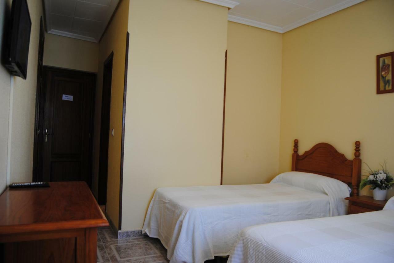 Hostal Avila Ocaña Eksteriør billede