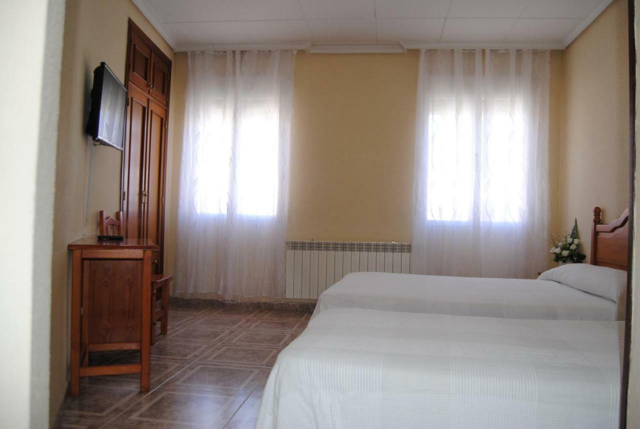 Hostal Avila Ocaña Eksteriør billede