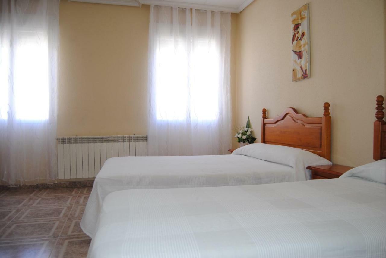 Hostal Avila Ocaña Eksteriør billede