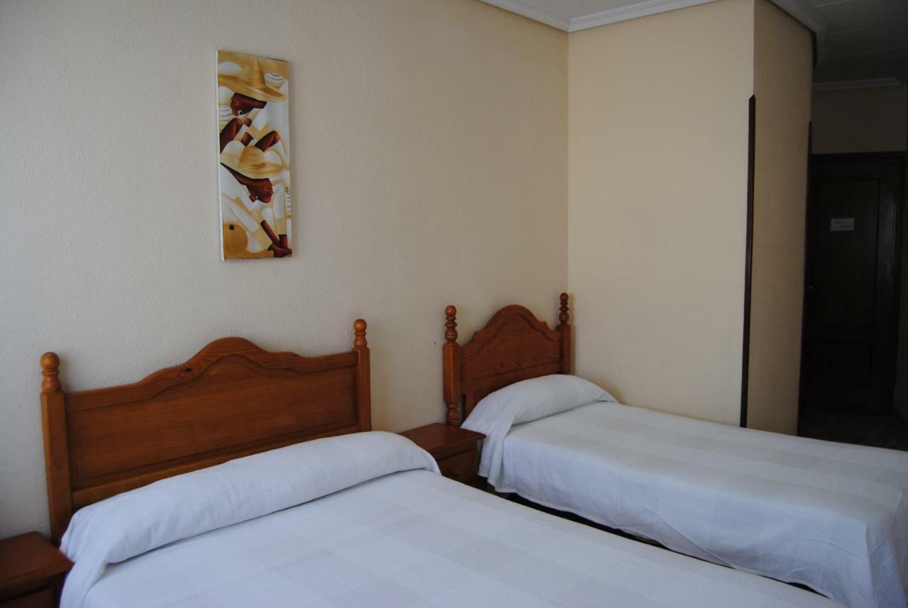 Hostal Avila Ocaña Eksteriør billede