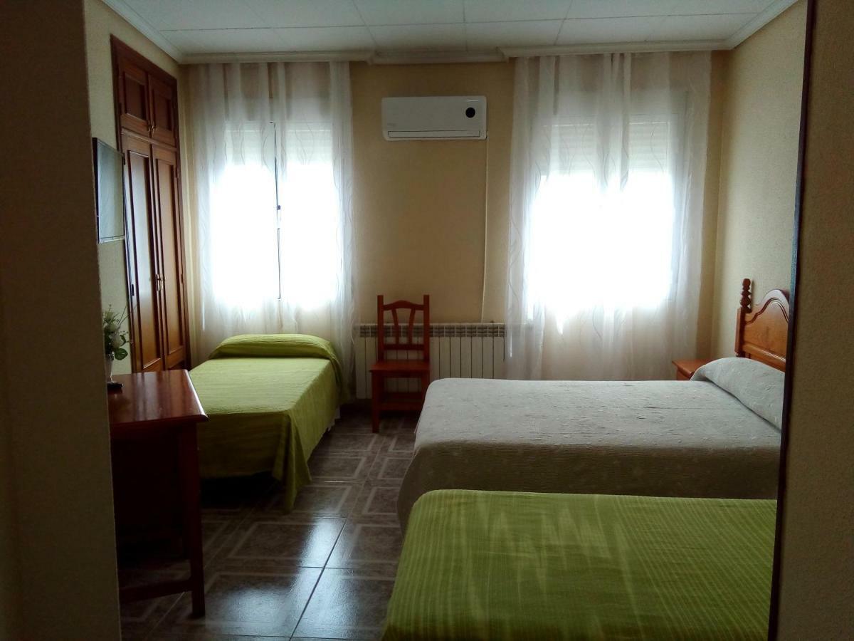 Hostal Avila Ocaña Eksteriør billede